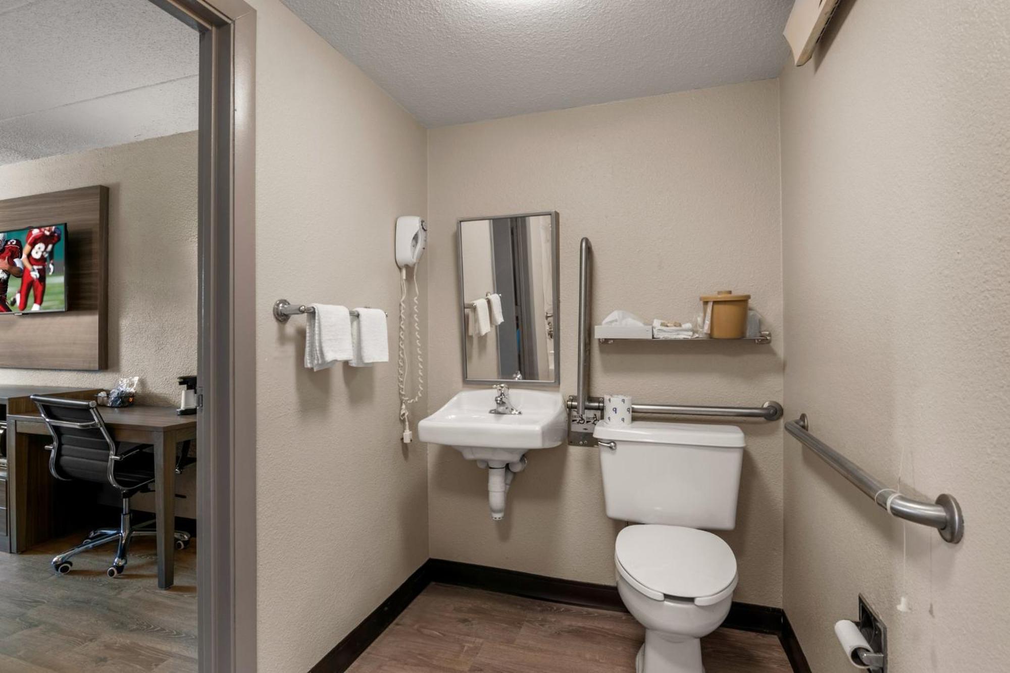 Red Roof Inn Enfield Ngoại thất bức ảnh