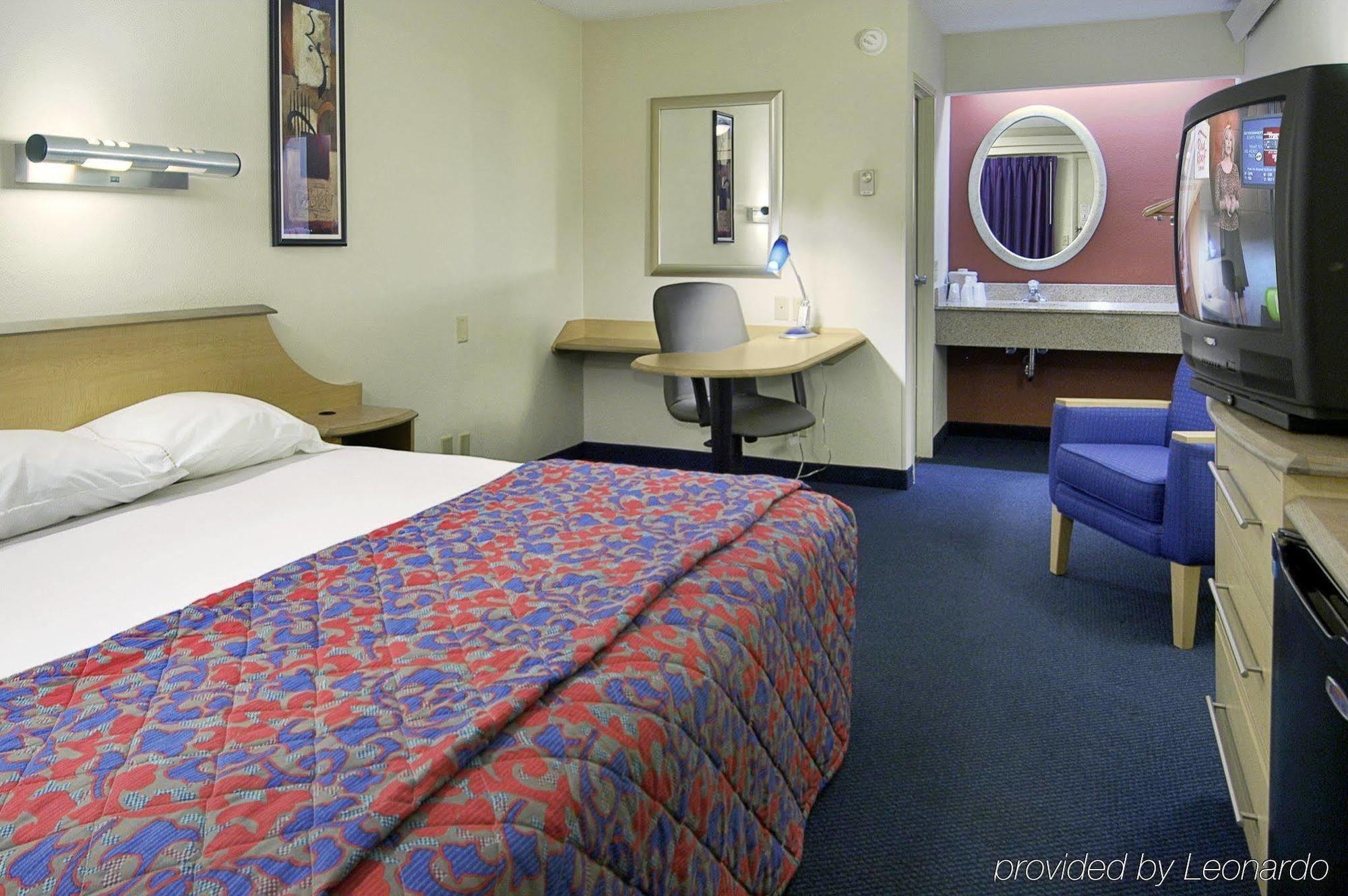 Red Roof Inn Enfield Phòng bức ảnh